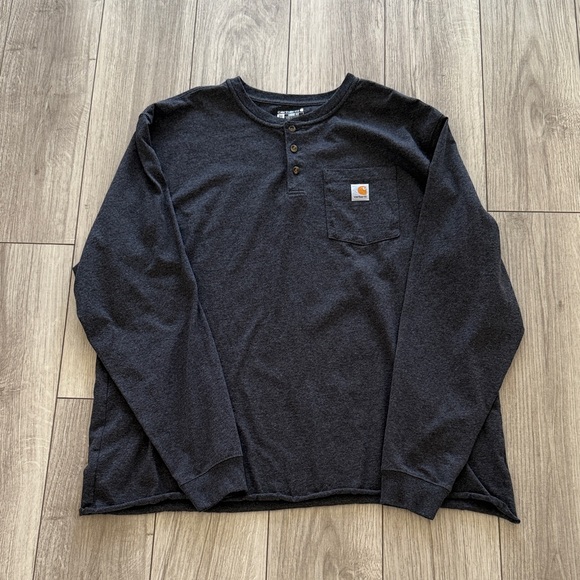 Carhartt Carbon Heather LOOSE FIT HEAVYWEIGHT LONG-SLEEVE POCKET HENLEY T-SHIRT - Picture 1 of 7